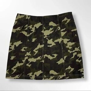 NEW Miss Love Camo Mini Skirt Size Small